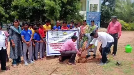 பாலக்கோடு: பொப்பிடி அரசு உயர் நிலைப் பள்ளி வளாகத்தில் போதை பொருள் எதிர்ப்பு மற்றும்  விழிப்புனர்வு கூட்டம்