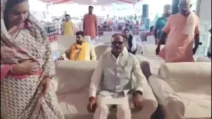 डिप्टी सीएम बृजेश पाठक ने अयोध्या में सरजू महोत्सव में भाग लिया, राम दरबार के किए दर्शन