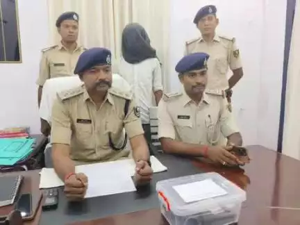 कटिहार जिला के टॉप-10 अपराधी एवं 15 हजार का इनामी पवन कुमार यादव को पुलिस द्वारा 01 देशी कट्टा, एवं 01 जिंदा कारतूस, 01 खोखा सहित किया गया गिरफ्तार I