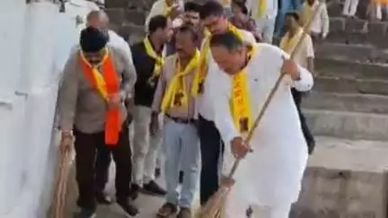 बैतूल नगर: जल गंगा संवर्धन अभियान में लापरवाही पर 3 ग्राम पंचायत सचिव निलंबित, 5 रोजगार सहायकों को नोटिस
