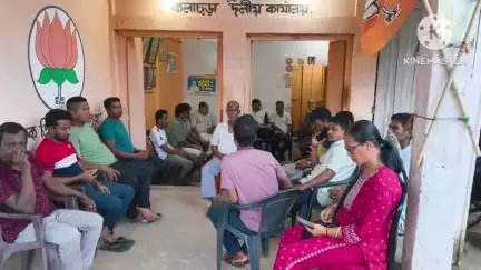 সাব্রুম: মনু  বিধানসভা কেন্দ্রের অধীন কলাছড়া দলীয় কার্যালয় ভাঙ্গচুরের ঘটনা ঘটে এই ঘটনাকে কেন্দ্র করে আলোচনা সভা
