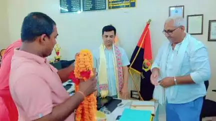 दरभंगा: मुखिया महासंघ ने नए डीएम कौशल कुमार का स्वागत किया, पूर्व डीएम राजीव रौशन व एसएसपी सम्मानित