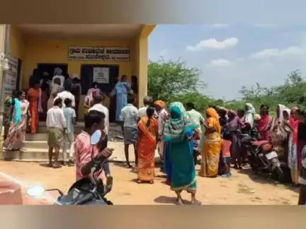 ಮಾನ್ವಿ: ಕುಡಿಯುವ ನೀರು ಕೊಡದ ಸುಂಕೇಶ್ವರ ಗ್ರಾಮ ಪಂಚಾಯತಿ ಕಚೇರಿಗೆ ಬೇಲಿ ಹಾಕಿ ಪ್ರತಿಭಟನೆ
