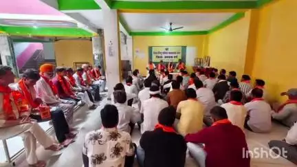 अशोक नगर: लायंस स्कूल में विहिप का जिला अभ्यास वर्ग शुरू, प्रांत धर्म प्रसार प्रमुख ने किया उद्घाटन