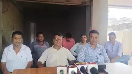 निरसा/चिरकुंडा: हरिया जाम स्थित कार्यालय में आम हाइवा ओनर एसोसिएशन द्वारा प्रेस वार्ता, चुनाव में जाने का निर्णय