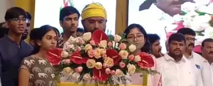 కడప: జయప్రకాశ్ నారాయణ బాబు అనే నేను.. కడప జిల్లా సహకార సంఘం చైర్మన్ గా బాధ్యతలు నిర్వర్తిస్తాను.