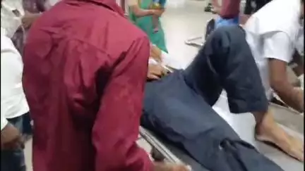 মঙ্গলকোট: মঙ্গলকোটের আড়াল মোড়ের কাছে বাইকের মুখোমুখি সংর্ঘষে গুরুতর জখম ৩জন বাইক আরোহী, তাদের চিকিৎসার জন্য পাঠানো হল বর্ধমানে