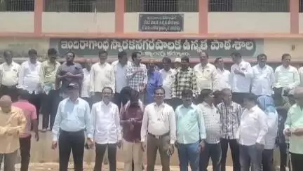 కర్నూలు: ఎస్.జి.టి ఉద్యోగులకు మాన్యువల్ కౌన్సిలింగ్ నిర్వహించాలి : ఏపీ ఉపాధ్యాయ సంఘం రాష్ట్ర ప్రధాన కార్యదర్శి వెంకట సత్యనారాయణ