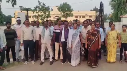 कांकेर: कांकेर नगर पालिका में ठेकेदार ने सीएमओ से की गाली-गलौज, कर्मचारियों ने किया हड़ताल