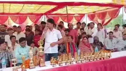अन्ता: ग्राम पंचायत रातडिया में चल रही राघव क्रिकेट प्रतियोगिता मुख्य अतिथियों के सानिध्य में संपन्न हुई