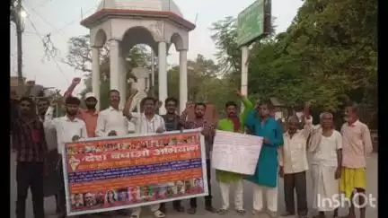 खगड़िया: मथुरापुर गांधी चौक पर जन सुराज के प्रशांत किशोर का बहुजन विरोधी मार्च, पुतला दहन