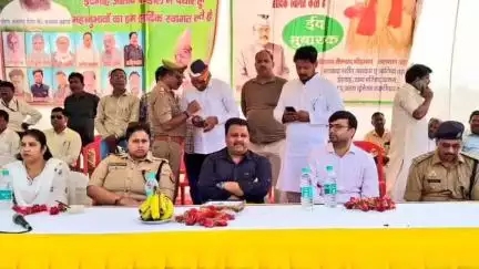 गौरीगंज: अमेठी जनपद के जिलाधिकारी व पुलिस अधीक्षक ने जनपद में भ्रमणशील रहकर ईद उल अजहा की नमाज को सकुशल संपन्न कराया