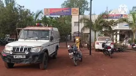 आगर: सुसनेर मार्ग पर एचपी पेट्रोल पंप के पास बाइक को टक्कर मारने वाले कार चालक पर कोतवाली पुलिस ने मामला दर्ज किया