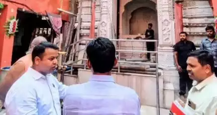 पटना ग्रामीण: पटना: डीएम डॉ. त्यागराजन ने बड़ी पटन देवी मंदिर के संरक्षण कार्यों का किया निरीक्षण, श्रद्धालुओं को मिलेगी सुविधा