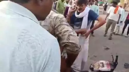 हटा: हटा में अग्रवाल पेट्रोल पंप के पास दो बाइकों की टक्कर, 1 युवक घायल, सिविल अस्पताल भेजा गया
