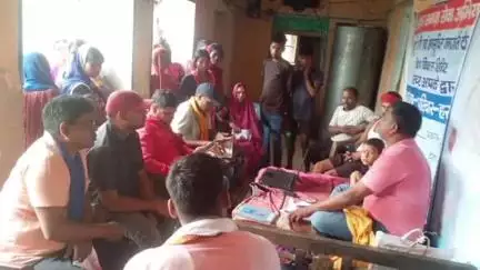पीरो: डीएम के निर्देश पर पचरुखिया समेत सभी प्रखंडों के 20 महादलित टोलों में डॉ. अंबेडकर समग्र सेवा अभियान के तहत कैंप लगाया गया