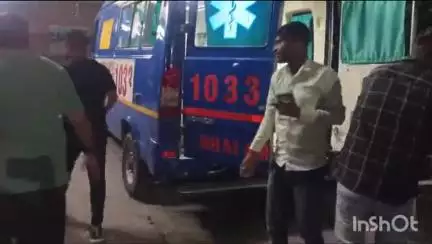 एटा: आसपुर करतला रोड पर छह पहिया वाहन और बाइक में हुई भीषण भिड़ंत, एक युवक की मौत से मचा कोहराम