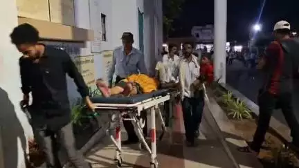 छतरपुर नगर: ऊजरा टोल प्लाजा के पास दो बाइकों की टक्कर में तीन घायल, जिला अस्पताल में भर्ती