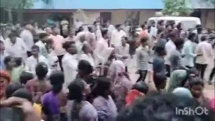 पारोळा: विचखेडे येथील अपघाततील दुसऱ्या तरुणाचा मृत्यू, आरोपीस अटक न केल्याने संतप्त नातेवाईकांचा मृतदेहासह पोलीस स्टेशनवर ठिय्या