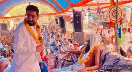 मौ: विधायक केशव देशाई ने मौ एवं चितोरा गांव में श्रीमद्भागवत कथा ज्ञान यज्ञ में पहुंचकर कथा व्यास का आशीर्वाद लिया