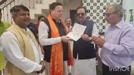 हल्द्वानी: पूर्व केंद्रीय राज्य मंत्री व सांसद ने भवाली बाजार में आग से हुए नुकसान की सहायता के लिए CM को ज्ञापन दिया