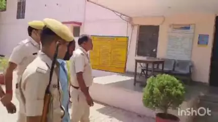 प्रतापगढ़: छोटी सादड़ी पुलिस ने गश्त के दौरान तलाई के कच्चे रास्ते से 56 लाख का 3 क्विंटल 79 किलो डोडा-चूरा किया जब्त, दो गिरफ्तार