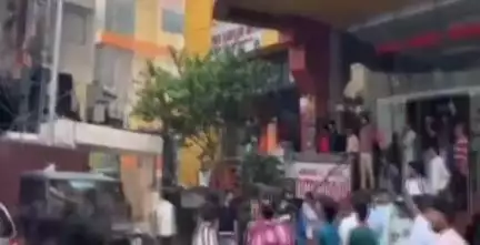 पटना ग्रामीण: बोरिंग रोड चौराहा स्थित GV मॉल के ट्रांसफार्मर में लगी भीषण आग, कड़ी मशक्कत के बाद पाया गया काबू