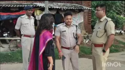 गोड्डा: फसियाडंगाल ईदगाह मस्जिद पहुंचे उपायुक्त व पुलिस अधीक्षक, सुरक्षा इंतजामों का किया निरीक्षण