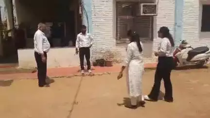 मुरैना नगर: कौशल एग्रो ऑइल में काला घोड़ा सरसों तेल का कॉपीराइट उल्लंघन, दिल्ली की टीम ने छापा मार ₹10 लाख का माल जब्त किया
