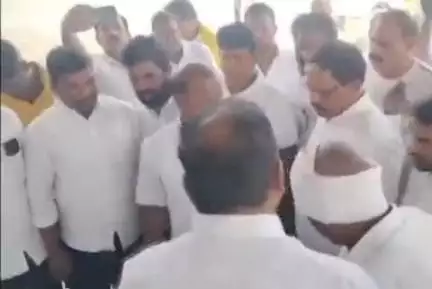 ఆర్మూర్: జక్రంపల్లి మండల కేంద్రంలో పలు కుటుంబాలను పరామర్శించిన నిజామాబాద్ రూరల్ ఎమ్మెల్యే భూపతిరెడ్డి