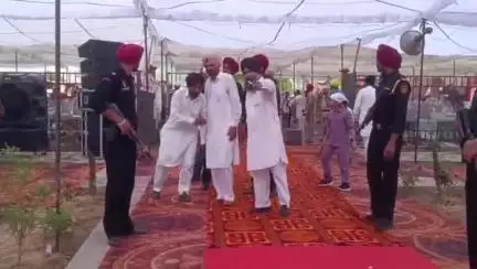 ਮਾਨਸਾ: ਮੂਸੇਵਾਲਾ ਦੀ ਡਾਕੂਮੈਂਟਰੀ ‘ਤੇ ਵਿਵਾਦ : ਸਿੱਧੂ ਮੂਸੇਵਾਲਾ ਨੇ ਡੀਜੀਪੀ ਮਹਾਰਾਸ਼ਟਰ ਨੂੰ ਕੀਤੀ ਸ਼ਿਕਾਇਤ, ਪ੍ਰਸਾਰਣ ’ਤੇ ਰੋਕ