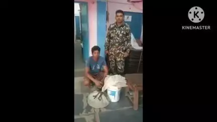 रायगढ़: नेतनागर में जूटमिल पुलिस ने दबिश देकर आरोपी के खेत के मेड के पास से 40 लीटर महुआ शराब के साथ किया गिरफ्तार