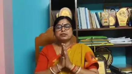 স্বরূপনগর: কেন্দ্রীয় সরকারের "বেটি পড়াও বেটি বাঁচায় "শ্লোগানের কটাক্ষ স্বরূপনগরে প্রতিক্রীয়া জানালেন স্বরূপনগর বিধানসভার বিধায়