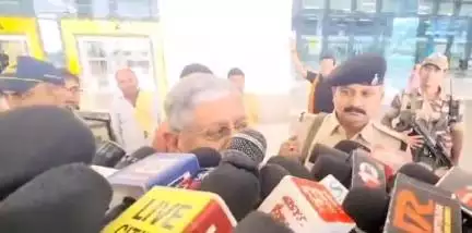 पटना ग्रामीण: पटना एयरपोर्ट पर रेप पीड़िता बच्ची की मौत का मामला, सरकार की नाकामी छुपाते दिखे केंद्रीय मंत्री ललन सिंह