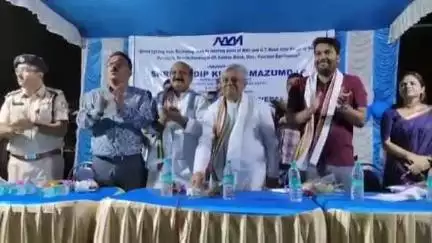 কাঁকসা: খবরের জের,অবশেষে জলে উঠলো পথবাতি,সুইচ অন করে দার্জিলিং মোড়ে পথবাতি জ্বালালেন পঞ্চায়েত মন্ত্রী #jansamasya