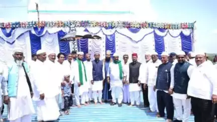 ನವಲಗುಂದ: ಬಕ್ರೀದ್ ಹಬ್ಬದ ಹಿನ್ನಲೆ ನವಲಗುಂದದಲ್ಲಿ ಸಾಮೂಹಿಕ ಪ್ರಾರ್ಥನೆಯಲ್ಲಿ ಭಾಗಿಯಾದ ಶಾಸಕ ಎನ್.ಎಚ್. ಕೋನರಡ್ಡಿ