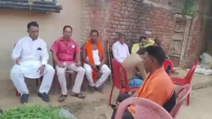 पाटन: जनता दल यूनाइटेड के जिलाध्यक्ष मनोज दुबे वैवाहिक कार्यक्रम में शामिल हुए
