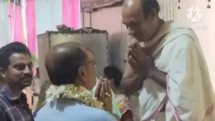 বিষ্ণুপুর ২: আমতলা ইসকন মন্দিরে একটি ধর্মীয় অনুষ্ঠানে উপস্থিত হন বিষ্ণুপুর ২ নম্বর ব্লক তৃণমূল কংগ্রেসের সভাপতি নবকুমার বেতাল