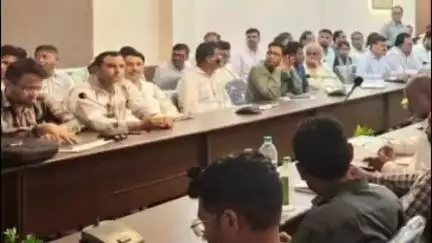 खंडवा नगर: खंडवा कलेक्टर ने रूफ वाटर हार्वेस्टिंग सिस्टम को लेकर जनपद कार्यालय में बैठक ली