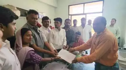 ઝાલોદ: ઝાલોદ તાલુકાના 72 ગ્રામ પંચાયત સામાન્ય અને પેટા ચૂંટણી માટે 143 સરપંચ ઉમેદવારો અને 472 સ્ભયો એ ઉમેદવારી નોંધાવી