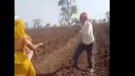 चौरई: माचीवाड़ा में ज़मीन पर कब्ज़े को लेकर दो पक्षों में मारपीट, वीडियो आया सामने
