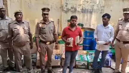बिल्हौर: बिल्हौर में कैस्ट्रॉल के नाम पर नकली मोबिल ऑयल बनाने वाले दो आरोपियों को गिरफ्तार, 400 लीटर नकली ऑयल बरामद