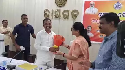 ରାୟଗଡା: ରାୟଗଡାର ସ୍ଥାନୀୟ ଜିଲ୍ଲା ପରିଷଦ ସମିଳନୀ କକ୍ଷରେ ବିକାଶ ମେଳାର ଆୟୋଜନ ସମ୍ବଦ୍ଧରେ  ସମୀକ୍ଷା ବୈଠକ ଅନୁଷ୍ଠିତ