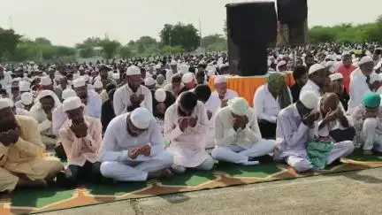 अंबड: अंबड शहरात बकरी ईद मोठ्या उत्साहात साजरी मान्यवरांचा उपस्थिती