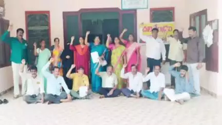 గుడ్లవల్లేరులో మండలంలో ఉపాధ్యాయుల నిరసన