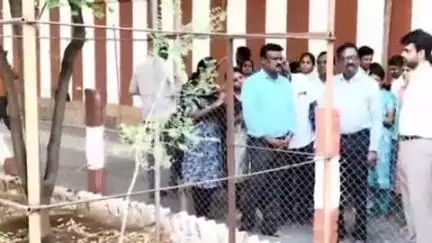 கொடுமுடி: மகுடேஸ்வரர் மற்றும் வீரநாராயண பெருமாள் கோவிலில் இந்து சமய அறநிலைத்துறையினர் அரசு கூடுதல் தலைமைச் செயலர் பார்வை