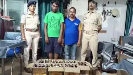 ପୁରୀ ମ୍ୟୁନିସିପାଲଟି: ସମୁଦ୍ର କୂଳ ଥାନା ଅଞ୍ଚଳ ରେ ବେଆଇନ ବିଦେଶୀ ମଦ ବିକ୍ରି କରିବା ଅଭିଯୋଗ ରେ ସମୁଦ୍ର କୂଳ ଥାନା ଦ୍ୱାରା ଦୁଇ ଗିରଫ ବିପୁଳ ମଦ ଜବତ l