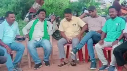 जामा: सिद्धू कान्हू मेला की तैयारी को लेकर मेला समिति जामा की लकड़जोरिया मोड़ पर बैठक