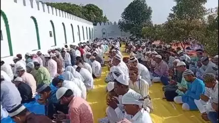 मोठ: चिरगाँव नगर में शांति सौहार्द के साथ अदा की गई ईद उल अजहा की नमाज