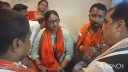 दरभंगा: आयकर चौक पर भाजपा कार्यकर्ताओं पर लाठीचार्ज, घायल कार्यकर्ताओं से DMCH में मिले बिहार सरकार के मंत्री